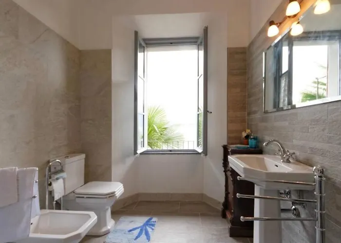 La Ca' Vegia * Stresa